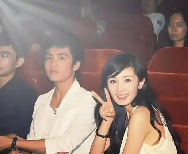 撩男能手杨幂的豪放情史:绯闻不断,见一个爱一个,太飒了