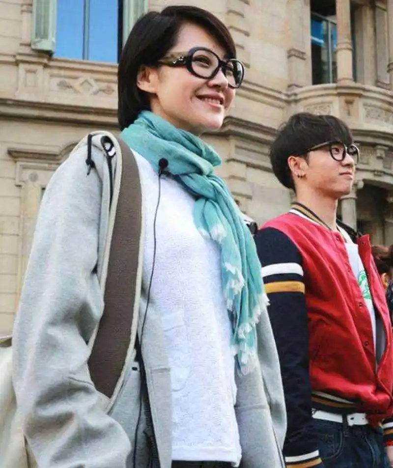 华晨宇宣布与许晴正式交往 他对大家说他们很相爱.