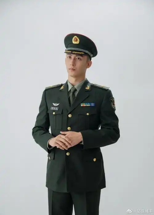 欢迎补充各家本命和墙头的军装照