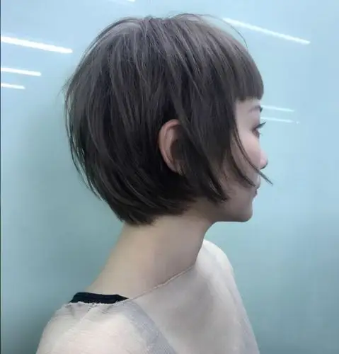 不烫不染想时髦?剪这款!_短发