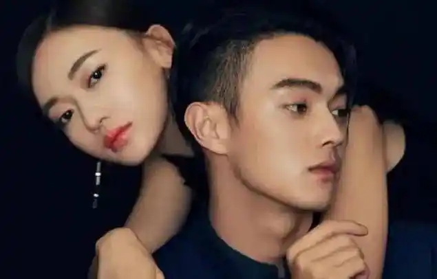 为什么许凯老跟自家公司女艺人谈恋爱,开年会不尴尬吗_白鹿_于正签