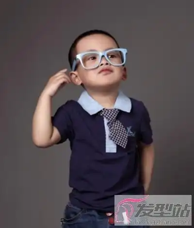 男童剃寸头发型清爽酷炫从小帅到大