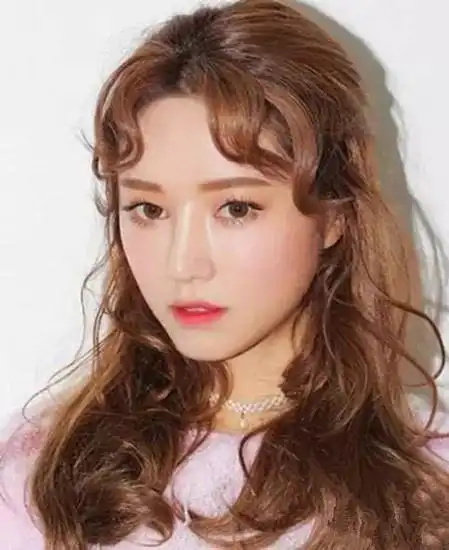 组中分卷刘海图片以及中分刘海怎么教程,据说,中分刘海卷后更美更洋气