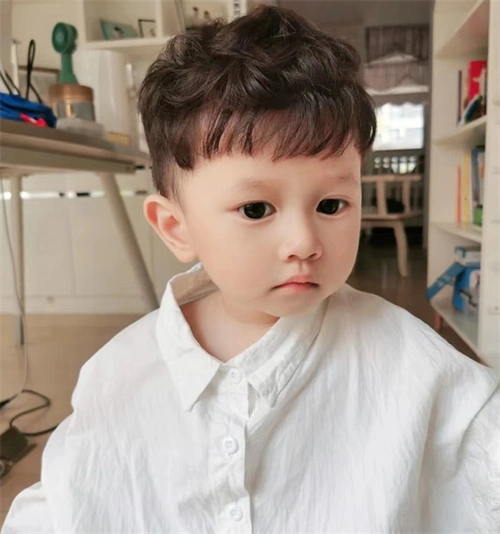 儿童清爽烫发设计 暖男范发型超个性_儿童发型 - 美发站