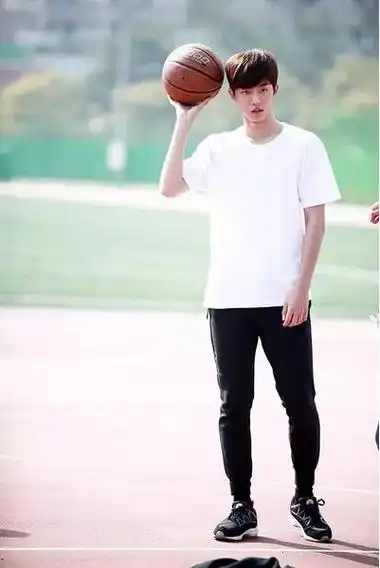 韩剧奶酪陷阱南柱赫剧照图片