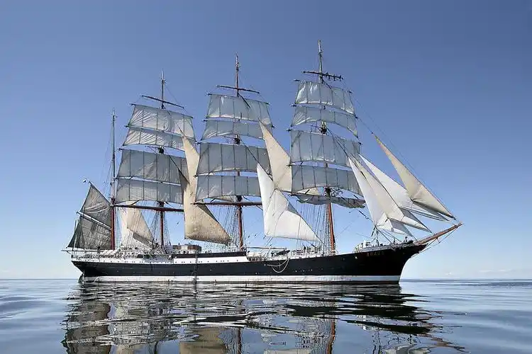 世界上最大古帆船"谢多夫"号(sedov)将首度到访香港,停泊于海港城