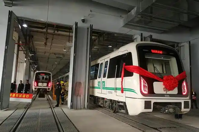 郑州地铁5号线正在空载试运行