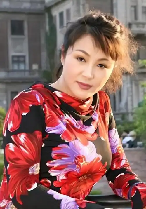 回顾于小慧:放弃演戏结婚孩子2岁被离婚,复出2婚丈夫骗她1000万