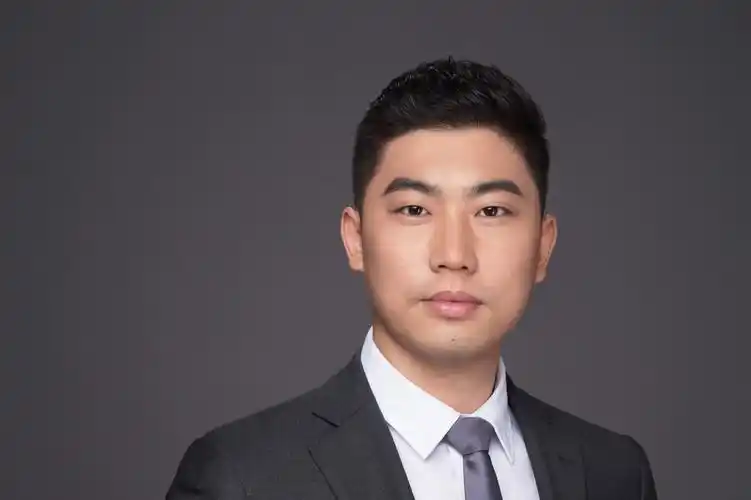 p>张龙,高级室内设计师 sup data-ctrid="296ixric">1 /sup>,商业