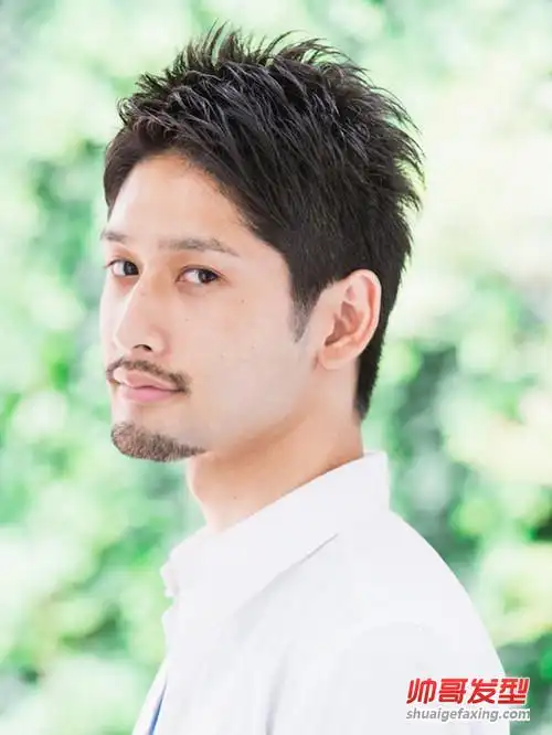 男生三七分短发发型 男人偏分发型图片(5)
