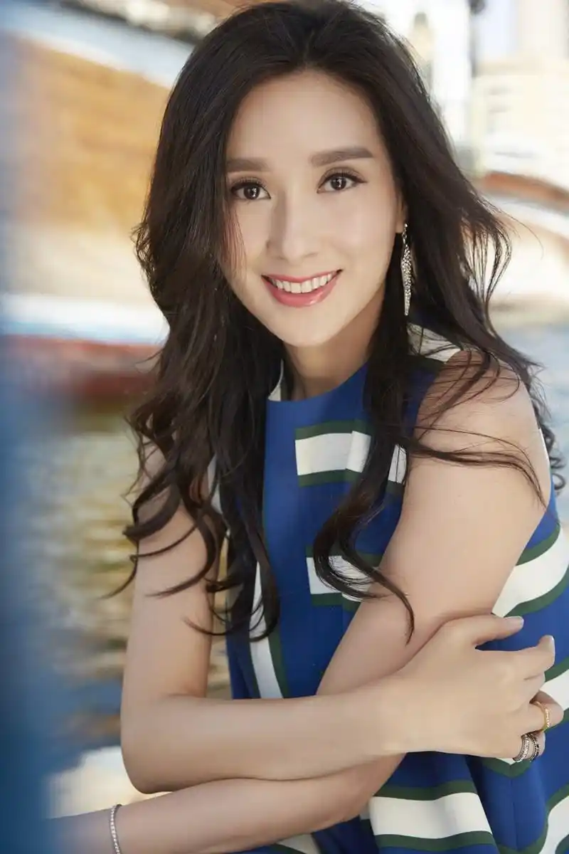 杨恭如全新旅行大片:她从海上来