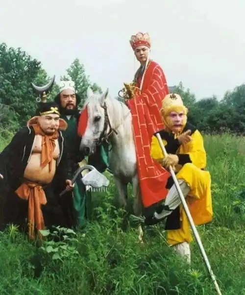 86版西游记当年出国演出这部剧的导演杨洁却被排除在外