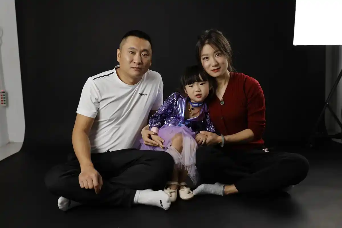 爸爸妈妈的甜心宝贝,爱你#笑起来有彩虹 #转眼长大了 #摄影 - 抖音