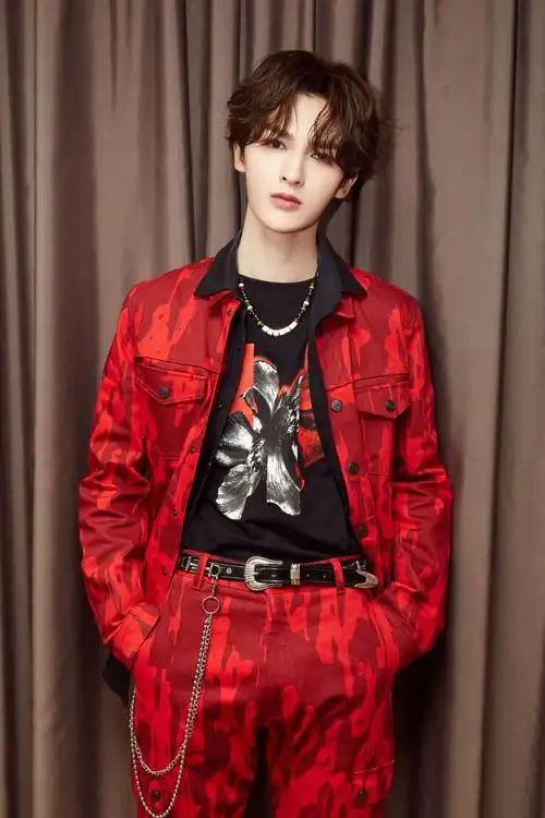 朱正廷双十一狂欢夜全程回顾 火焰红酷炫工装slay全场