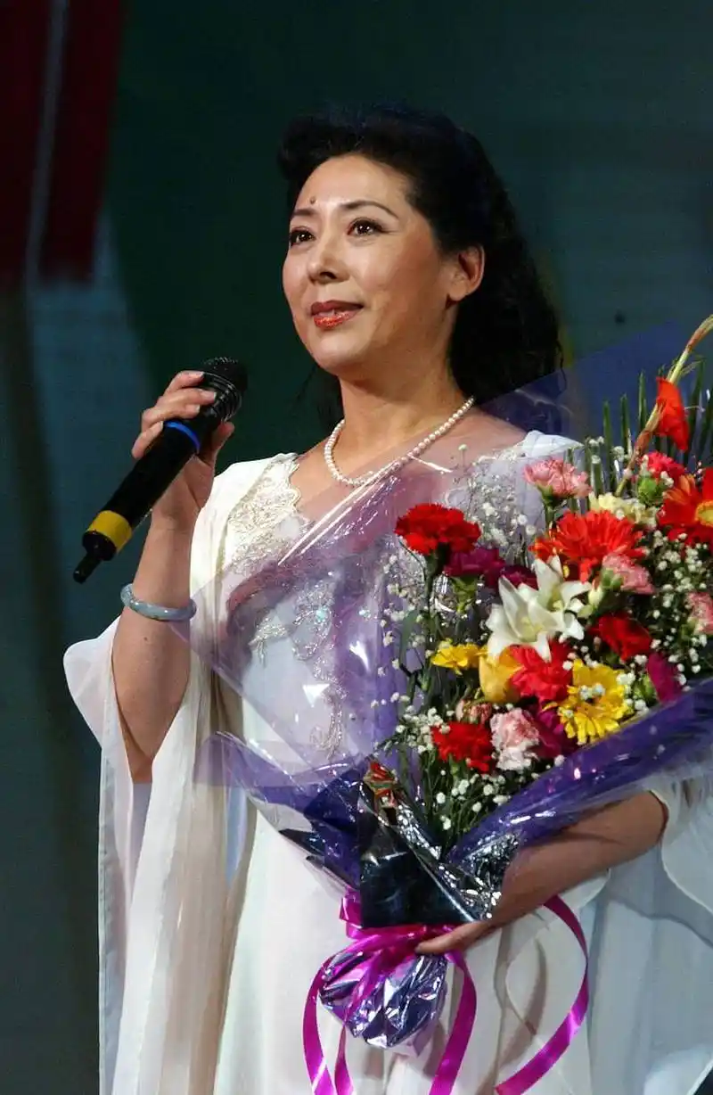 王星军苦苦哀求,但关牧村还是带着孩子离开了,而这一切都是因为王星军