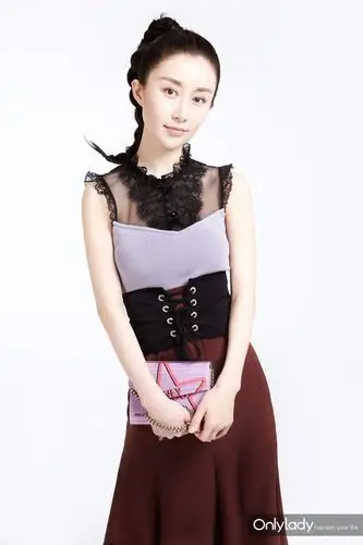 大咖来种草|娇小少女舒畅一条宽腰带搞定大长腿 这个早春好比例很重要