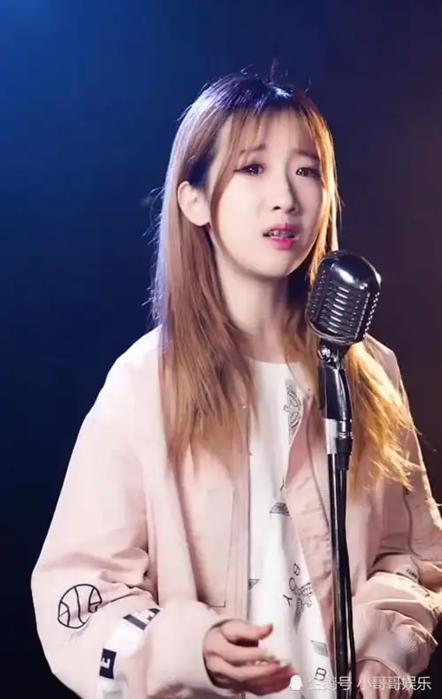 全网最火烟嗓女孩,唱功不输王菲?网友:一曲"我曾"认识她!