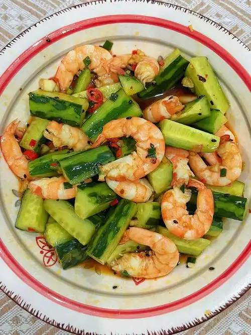 快乐减脂餐黄瓜拌虾仁我可以炫不停太好吃了