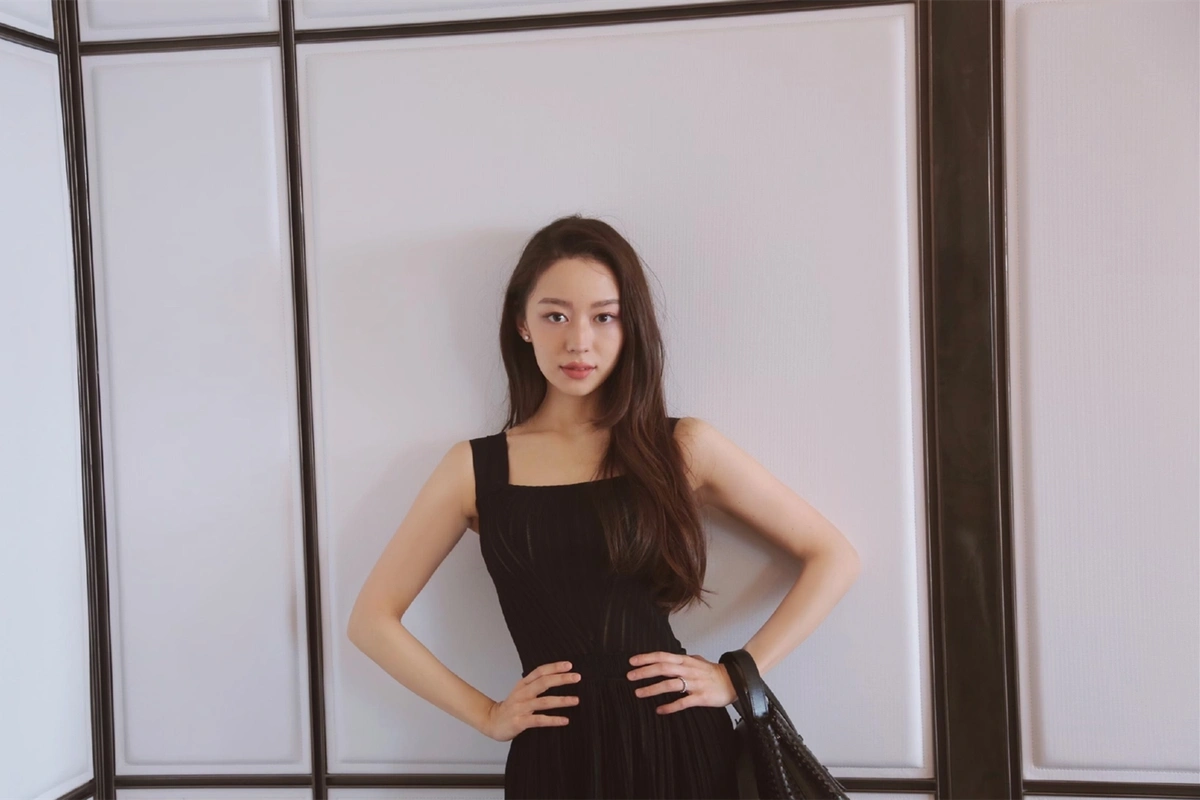 魔鬼身材很抢眼,网友:跟我吃完饭一个样|吉娜|胎儿|体重_新浪新闻