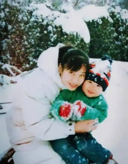 原创明星基因有多强大肖战跟他爸一模一样王一博说自己全家最丑