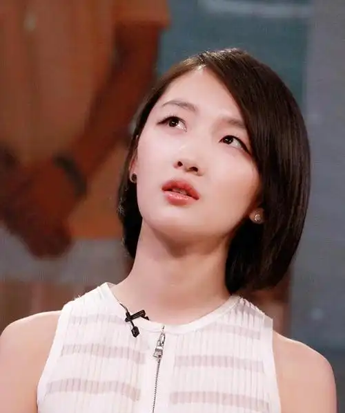 周冬雨最终承认,她最痛恨的不是曾志伟,而是那个让她声名狼藉的女人.