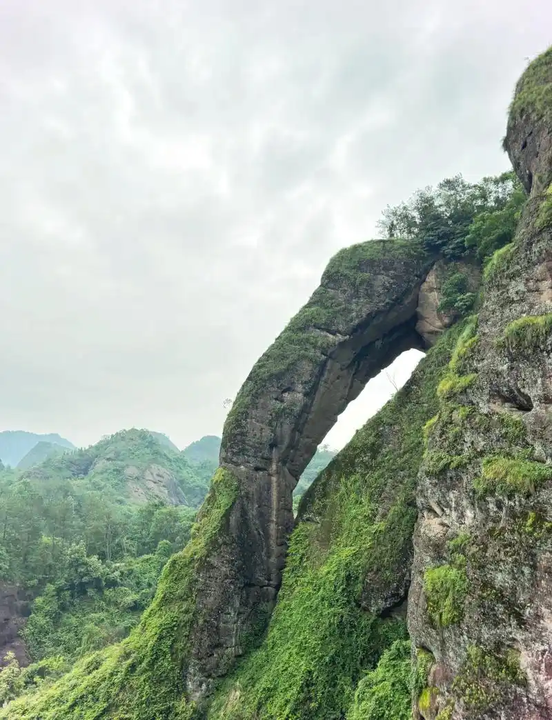 🏞️龙虎山一日游精选路线攻略🚗 🚗交通指南: 推荐自驾前往,