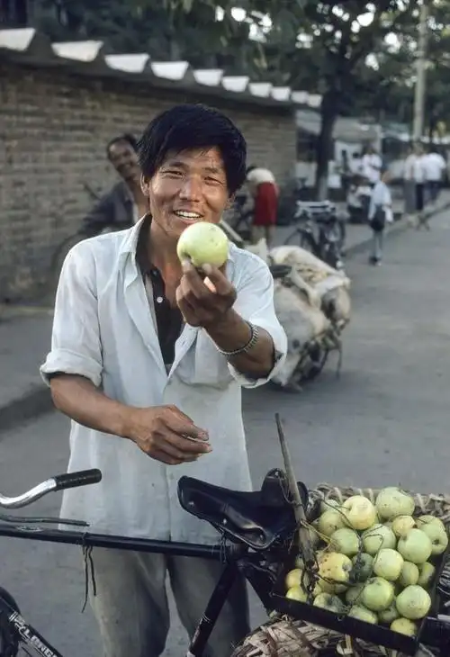 上个世纪八十年代,众多中外摄影家,拍摄了大量中国风光人文照片,而今