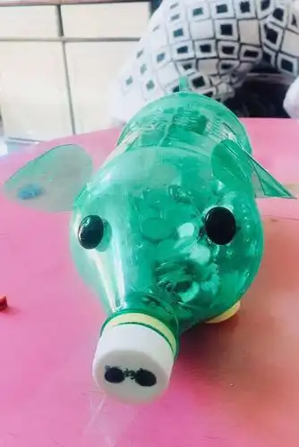 心灵手巧构思妙,变废为宝环境好——东营学校环保手工制作活动