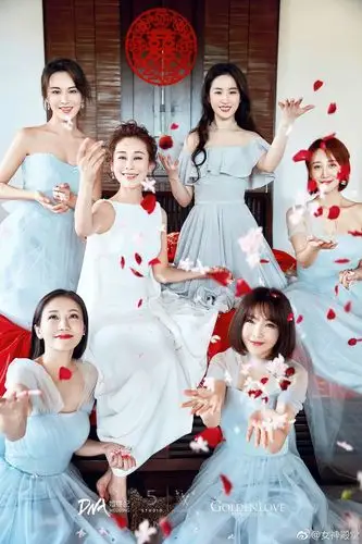 刘亦菲率领伴娘团参加婚礼 突破颜值巅峰