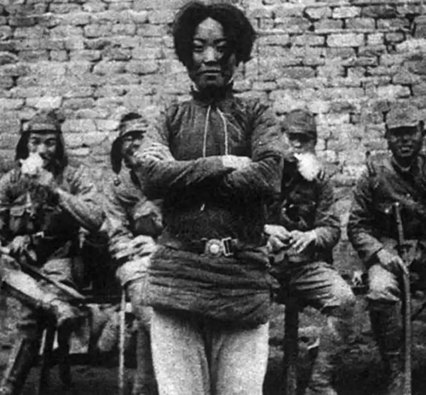 直击:一组老照片展示战争中的女人们,最后一位令人肃然起敬!