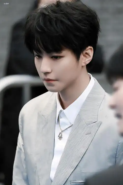 王俊凯2023遇兔呈祥##从开始到未来,只为王俊凯