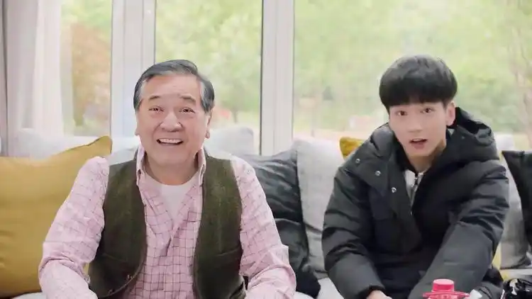 亲爱的热爱的爷爷想孙媳妇了韩商言被逼无奈去接佟年了