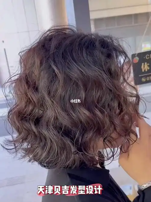 巨显发量多的法式木马卷烫发一定要选择