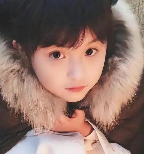 2岁出道年入百万,因漂亮被"禁止整容"的刘楚恬,如今长成啥样