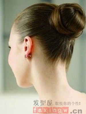 时尚发型精选|辫子 发带完美搭配 秋季时尚更吸睛