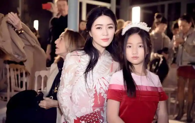 她当红时怀孕,丈夫是谁至今是个谜,女儿12岁长相浮现生父基因_田海蓉