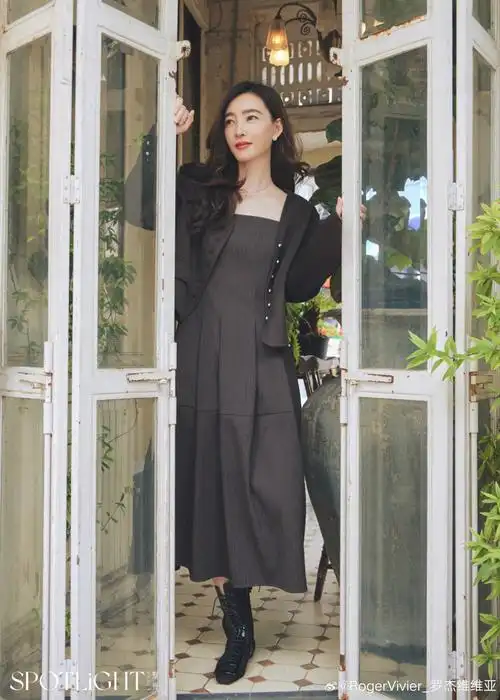 rv璀璨星姿##rogervivier2023秋冬系列#@王丽坤搭配 belle vivier 饰