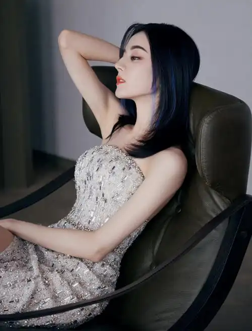 迪丽热巴明星同款礼服夏吊带露背长裙无袖高腰纯色年会礼服连衣裙