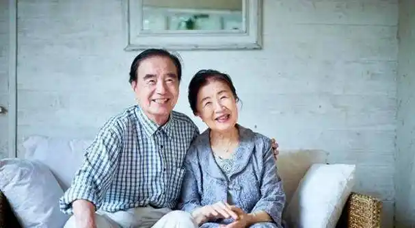 我打李娜了?这怎么可能?张磊惊讶地睁大双眼,我怎么会打自己的老婆呢?