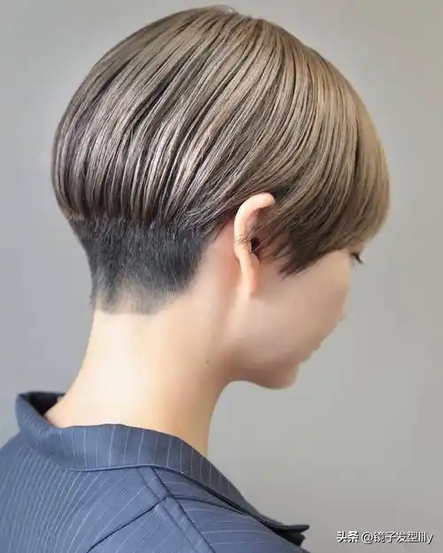 女人过了40岁,后脖铲短短发,利落清爽美美哒_女性_发型_生活