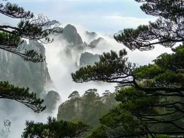 中国拥有许多著名的山岳风景区,其中最为出名的当属中国的十大名山.