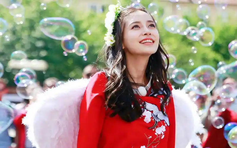 angelababy杨颖《奔跑吧》高清桌面壁纸