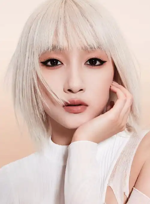 关晓彤全包眼线##关晓彤银发烟熏妆