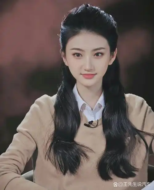 女明星素颜对比:景甜清新脱俗,沈梦辰皮肤黝黑,戚薇五官仍清晰 景甜