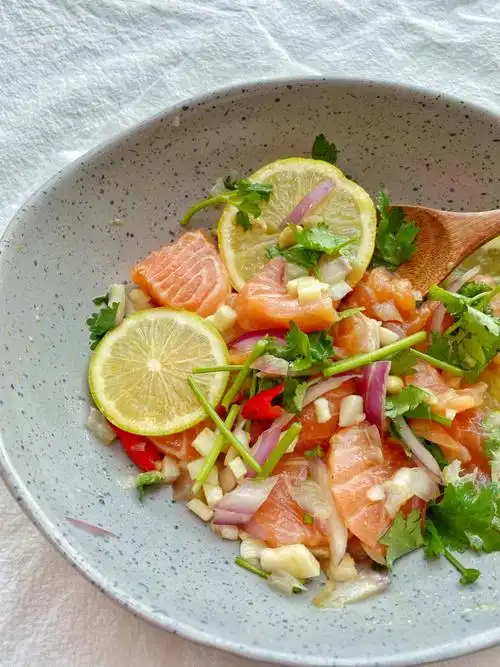 巨好吃健康减脂餐快手凉拌泰式三文鱼沙拉