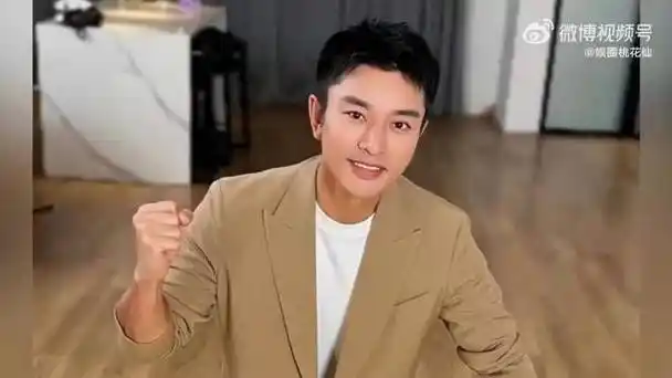 忙到晚上11点吃饭楼下路边摊吃炒粉……|贾乃亮_新浪新闻