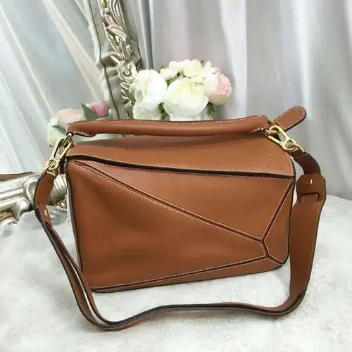 高端品牌罗意威包包网站,loewe是什么品牌?-世界之表