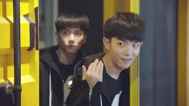 亲爱的热爱的:呆萌话痨的97,都快抢走了"童颜夫妇"的地位