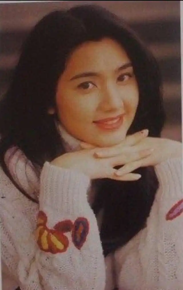 洪欣年轻时真的很美,很清纯呀,妥妥的小仙女!