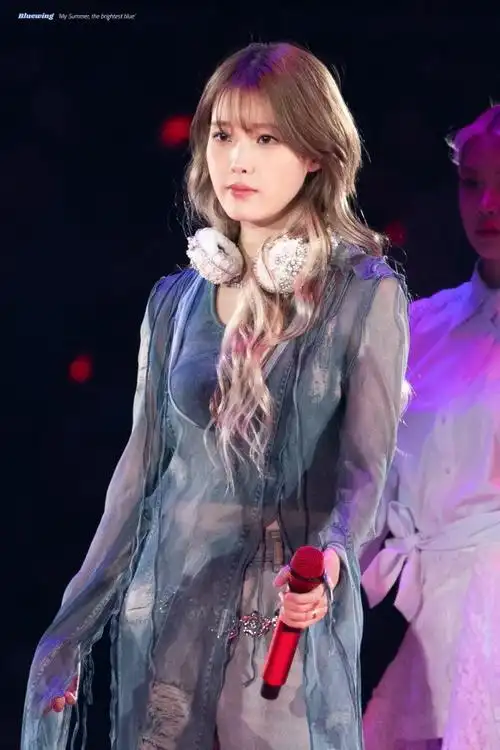 louis iu_snoppy 】7515新春福袋改地址oniyu-iu李知恩#iu演唱会